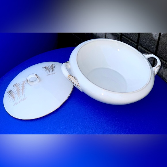 Vintage Discontinued Fukagawa Arita GOLD BAMBOO Handled Lidded Vegetable Bowl - Picture 11 of 12